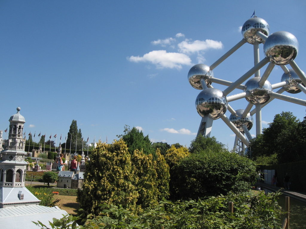 Park Mini-Europa i widok na Atomium