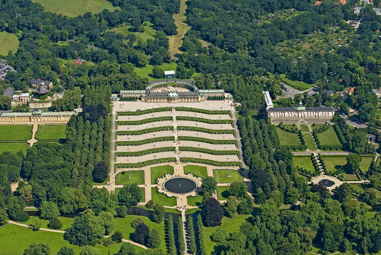 Poczdam  - widok na pałac Sanssouci