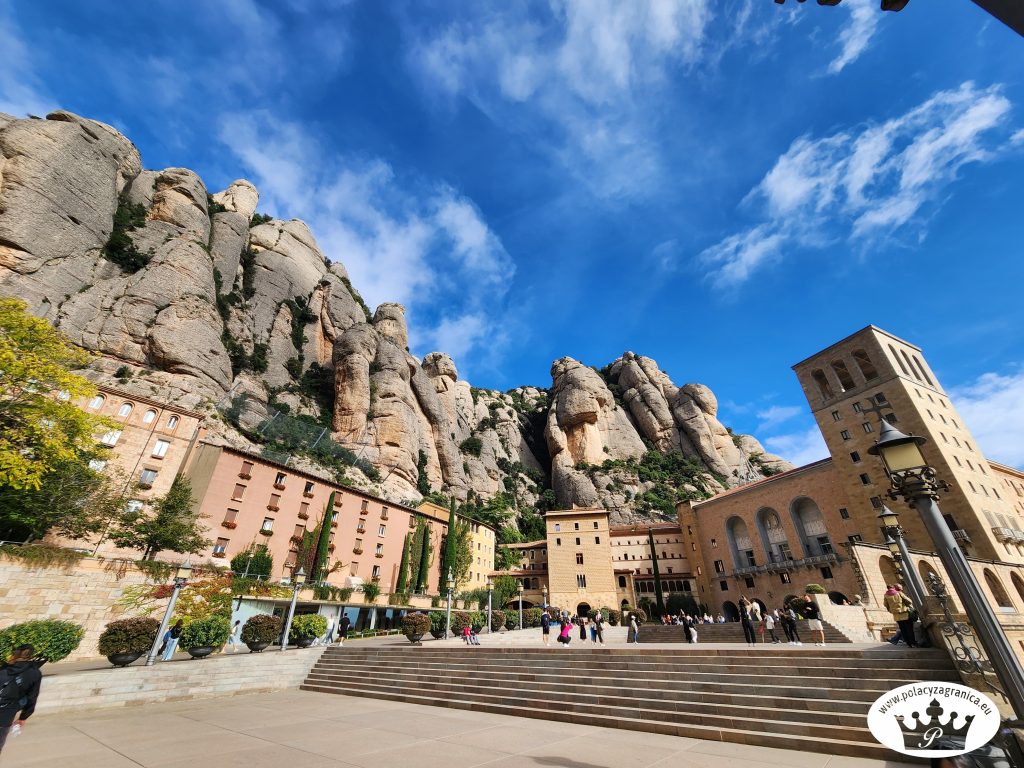 Montserrat - kompleks benedyktyński; © www.polacyzagranica.eu Montserrat