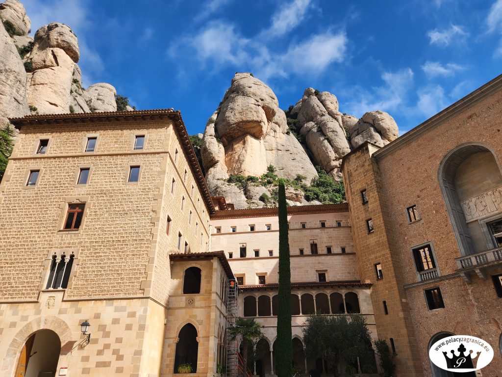 Benedyktyński klasztor w Montserrat; © www.polacyzagranica.eu hiszpania co zwiedzić
